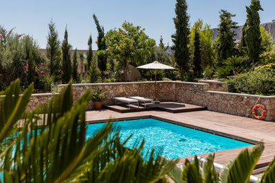 How to Shock a Pool Without Chlorine